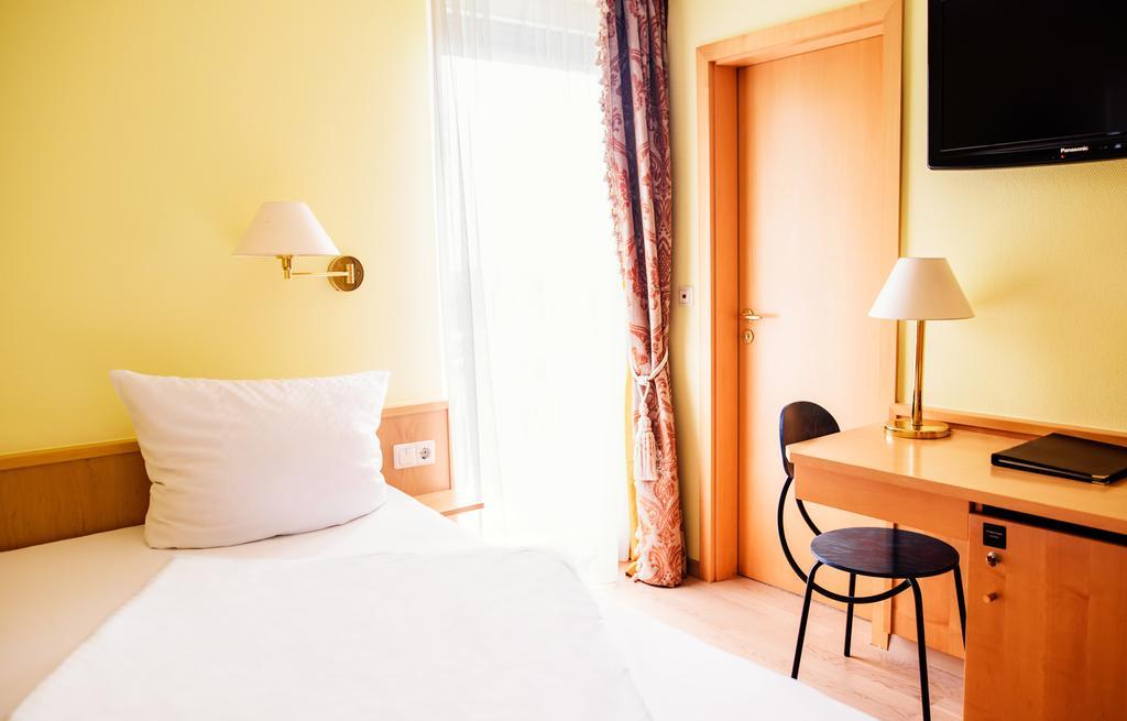 Sporthotel Schoenblick Meersburg Dış mekan fotoğraf